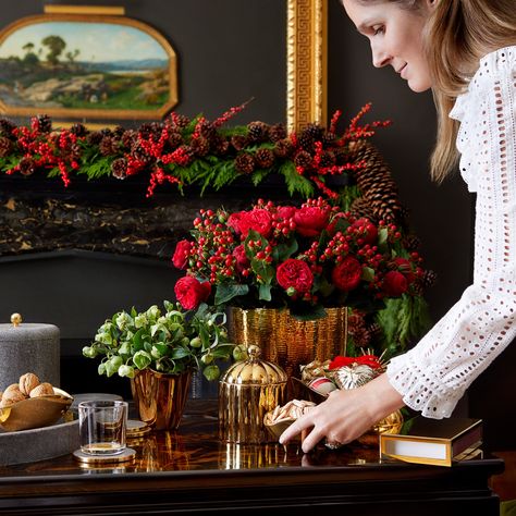 Aerin Lauder Christmas, English Christmas Decorations, Christmas Tree Inspiration Traditional, Ralph Lauren Christmas, Estilo Gossip Girl, Aerin Lauder, Glam Pad, English Christmas, Home Entertaining