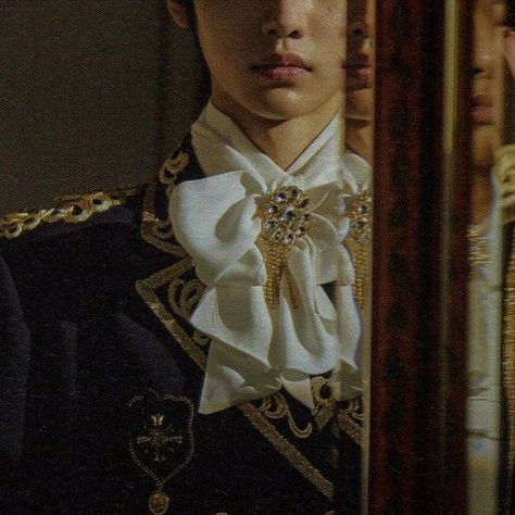 Era Victoria, Royalty Core, Prince Clothes, Royal Core, Seni Vintage, My Prince, Aesthetic Outfits Men, Royalty Aesthetic, Royal Aesthetic