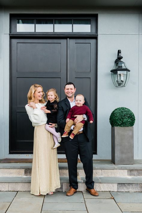 Gold Dress Family Photos, Dress Family Photos, Holiday Photo Outfits, Christmas Card Outfits, Holiday Photos Outfits, Sparkle Skirt, Family Holiday Photos, Gold Skirt, Family Photo Shoot