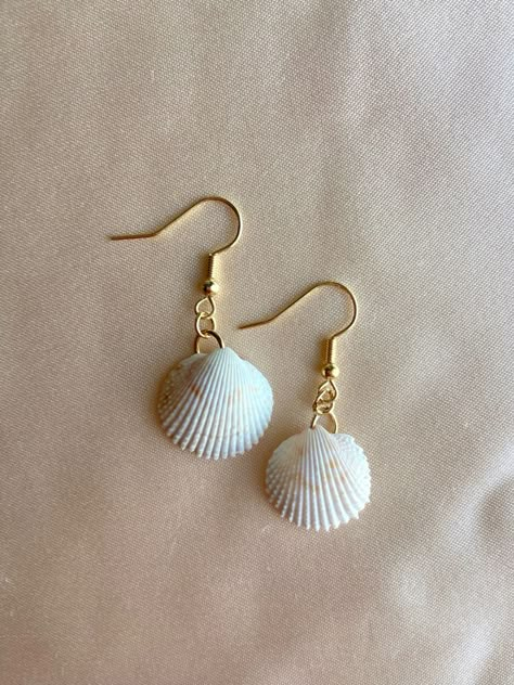 Handmade Shell Jewelry, Seashell Earrings Diy, Sea Shell Jewelry Diy, Shell Earrings Diy, Diy Shell Jewelry, Mermaidcore Jewelry, Diy Seashell Jewelry, Bead Earrings Diy, Seashell Jewelry Diy