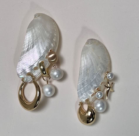 Ethereal Jewelry, Seashell Earrings, Seashell Jewelry, Classy Jewelry, Homemade Jewelry, Jewelry Lookbook, Shell Jewelry, Semi Precious Stones, Brass Jewelry