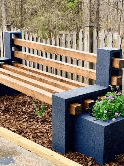 Cinder Block Bench, Block Bench, Cinder Block Garden, Diy Bench Outdoor, Cinder Blocks, Backyard Seating, Succulent Wall, Pallets Garden, Cinder Block