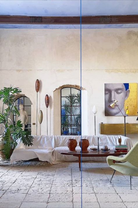 Artist Sergio Fiorentino’s home in Noto, Italy Curiosity Photography, Noto Italy, Eclectic Homes, Italian Interior Design, Italian Interior, Interior Design Photography, Indoor Design, Bedroom Renovation, Style Deco