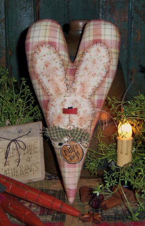 Primitive Easter Crafts, Heart Pillow Pattern, Primitive Bunny, Bed Spring Crafts, Bunny Patterns, Primitive Easter, Easter Pillows, Primitive Patterns, Bunny Pattern