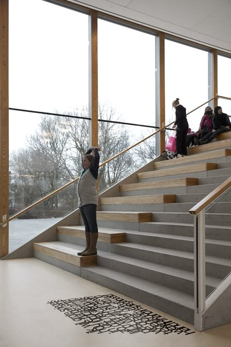 Education Student, Interior Architects, Escalier Design, School Interior, Stair Handrail, Stair Steps, Interior Stairs, Education Design, Interior Architect