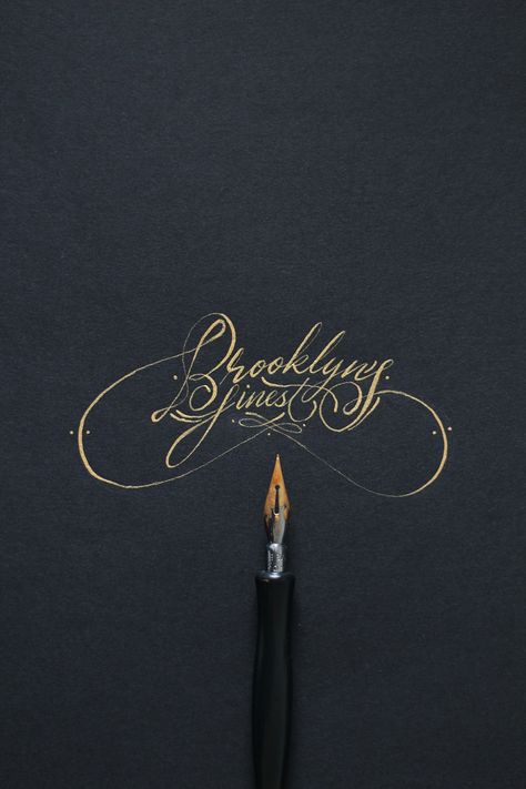 lettering Caligrafia Copperplate, Typographie Inspiration, Graphisches Design, Piece Of Paper, Calligraphy Alphabet, Hand Type, Types Of Lettering, Typography Graphic, Calligraphy Letters