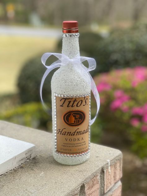 Titos Gift Idea, Tito’s Birthday Gift, Painted Tito’s Bottle, Decorate Titos Bottle, Decorated Titos Bottle 21st, Titos Bottle Crafts, Decorated Alcohol Bottles, Glam Bottles, Diy Liquor