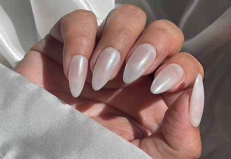 Smoky Almond Nails, Glazed White French Tip Nails, Pearly White Nails Almond, White Glaze Nails, Paznokcie Hailey Bieber, Soft White Chrome Nails, Pearly Chrome Nails, Birthday Nails Neutral, Ivory Nails Acrylic