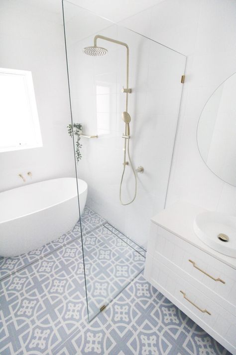 Wet Rooms - Pros and Cons - On The Ball Bathrooms Wet And Dry Bathroom Ideas Small, Small Wet Room Bathroom, Small Narrow Bathroom Layout, Wet Area Bathroom, Long Bathroom Layout, Small Narrow Bathroom Ideas, Long Narrow Bathroom Ideas, Narrow Bathroom Layout, Bathroom Wet Room