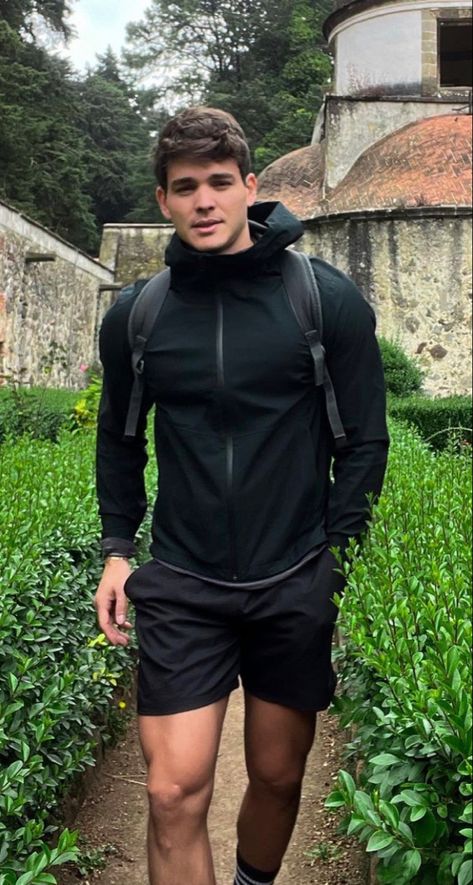 Male Gym Outfit Mens Fashion, Dark Gym Outfit Men, Men Soccer Outfit, Guys Lululemon Outfit, Compression Shirt Outfit Aesthetic Men, Compression Shirt Outfit Aesthetic, Gym Bro Aesthetic Outfits, Gym Outfit Men Aesthetic, Fit Guy Aesthetic