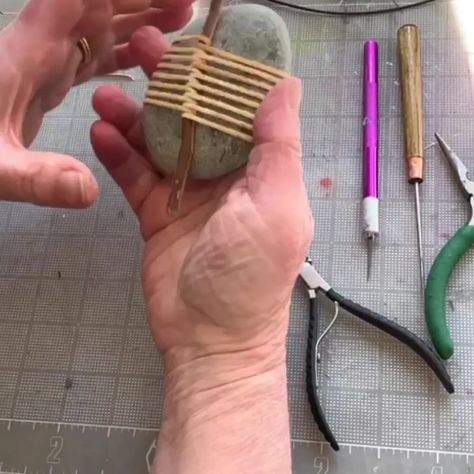 Time Lapse - Stick Wrapped Rock | Videos Diy Wrapped Rocks, Japanese Rock Wrapping, How To Wrap Stones, Wrapped Rock Tutorial, Rock Wrapping Diy Tutorial, Rock Wrapping Diy, Wrapped Rocks Tutorial, Rock Tying, How To Wrap Rocks