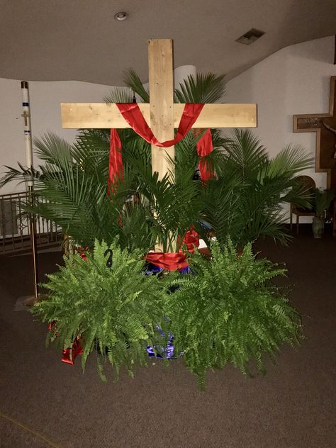 Palm Sunday Cross Decoration, Easter Altar Decorations, Lent Decorations, Easter Church Flowers, Carlsbad Nm, Lent Decorations For Church, Palm Sunday Decorations, Advent Decorations, Easter Flower Arrangements