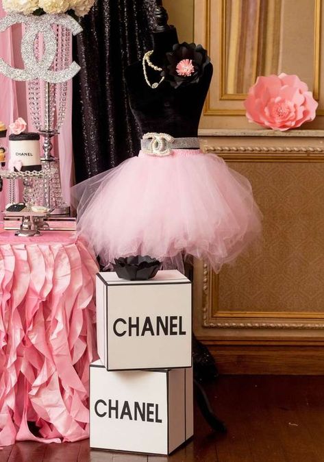 Chanel Inspired Sweet Sixteen | CatchMyParty.com Fashion Birthday Party Decorations, Paris Birthday Outfit Ideas, Chanel 16 Birthday Party, Chanel 50th Birthday Party Ideas, Paris Theme Sweet Sixteen, Chanel Sweet 16 Ideas, Coco Chanel Party Theme, Chanel Themed Birthday Party, Coco Chanel Birthday Party Ideas