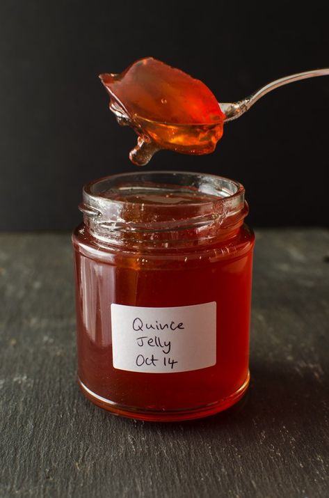 Quince Jelly Recipe, Charcuterie Restaurant, Quince Jam Recipe, Quince Jam, Quince Recipes, Quince Jelly, Recipe Sauce, No Egg Desserts, Jam Recipes Homemade