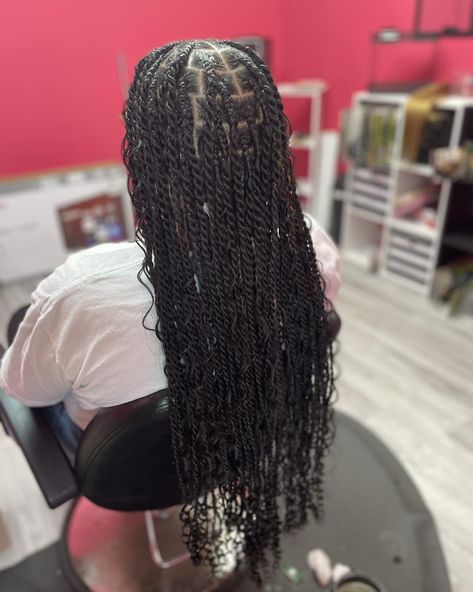 ✨Island Twist✨ What better way to start your day than with some braids 😉 Let’s get you booked this summer using the link in my bio or the link below https://BraidsGalore456.as.me/ . . . . . #islandtwist #boho #knotless #knotlesstwists #neatbraids #braids #scbraids #columbiahairstylist #braidsbraidsbraids #licensedbraider #braidsForWomen #protectivestyles #columbiabraider #braidseason #803braider #braidsgang #braidsgalore456 Island Twist, Boho Knotless, June 15, Protective Styles, This Summer, Hair Stylist, To Start, Braids, Twist