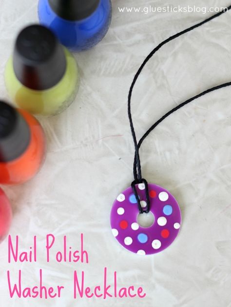 Nail Polish Washer Necklaces                                                                                                                                                     More Kids Nail Polish, Diy Crafts For Teen Girls, Diy Crafts For Teens, Nail Polish Crafts, Art Projects For Teens, Crafts For Teens To Make, Popular Trends, Christmas Child, Diy Nail Polish