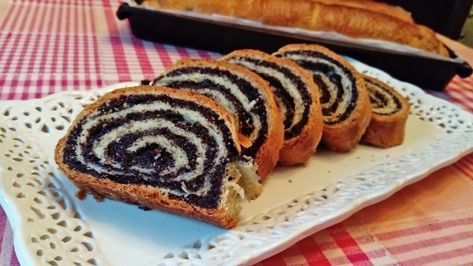 Croatian Food Desserts, Kiflice Recipe, Bosnian Recipes, Best Christmas Desserts, Kolaci I Torte, Serbian Recipes, Croatian Recipes, Baking Recipes Cookies, Cake Baking Recipes