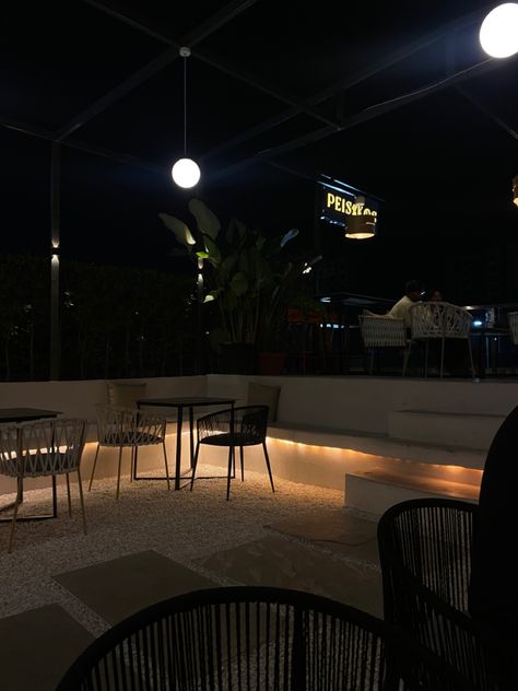 Night Cafe Aesthetic, Coffee Cafe Aesthetic, Movie Night Photography, Night Cafe, Cafe Aesthetic, Coffee Cafe, Medan, Night Photography, Movie Night