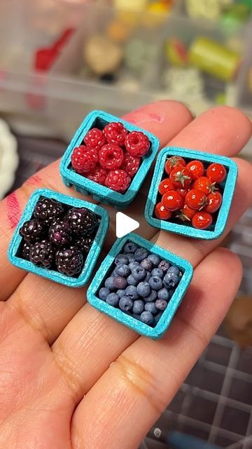 Clay Fruit Basket, Clay Basket, Little Baskets, Miniature Fruit, Tiny Stuff, Fruit And Veggie, Fake Fruit, Cute Miniature, Food Crafts