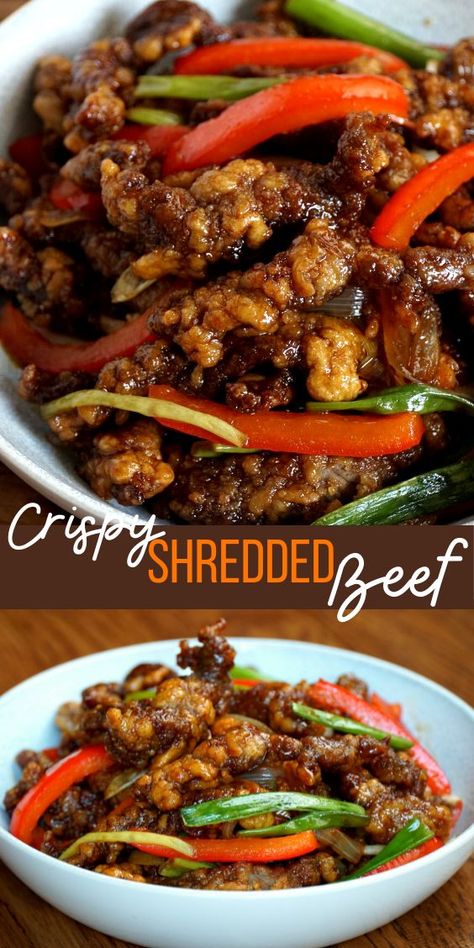 2 image collage of crispy fried beef and stir fried bell pepper in the light blue bowl. Crispy Shredded Beef, Chinese Beef Recipes, Shredded Beef Recipe, Sweet And Sour Beef, Shredded Beef Recipes, Homemade Chinese Food, Beef Steak Recipes, Chinese Cooking Recipes, Easy Chinese Recipes