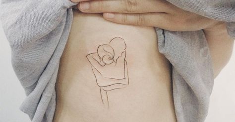 Tattoo Artist: Doy. Tags: styles, Fine Line, Matching, For couples, love, Hug. Body parts: Side. Hugging Tattoo, Hug Tattoo, Side Tattoos Women, Mo Ganji, Best Couple Tattoos, Ribcage Tattoo, Finger Tattoo For Women, Geniale Tattoos, Side Tattoos