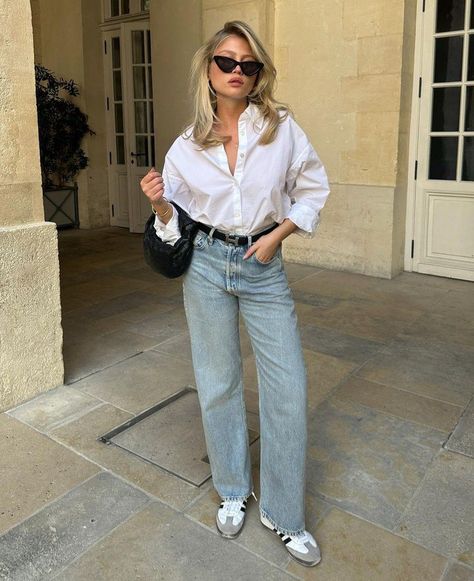 Street Style 2023, Lunch Outfit, Spring Wardrobe Essentials, Casual Edgy, Samba Outfit, Looks Jeans, Look Adidas, Look Jean, Capsule Wardrobe Outfits