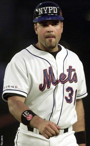 mike piazza . . . cooperstown! Mike Piazza Mets, Ny Mets Baseball, Lets Go Mets, Baseball Legends, Nypd Blue, Baseball Girlfriend, Mike Piazza, Shea Stadium, Sports Pics