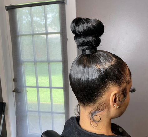 Cute Knot Buns Black Women, Slick Back Knotted Bun, Sleek Pony With Braid, Bundles Ponytail Hairstyles Black Women, Top Knot Bun With Edges, Top Knot Bun Weave, High Knot Bun Black Women, Top Knot Hairstyles For Black Women, Slick Back Top Knot Bun