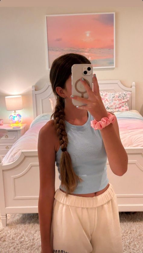 Preppy Acc, Pink Academia, Zepeto Looks Ideas, Preppy Outfits For School, Beachy Theme, Preppy Inspiration, Preppy Girls, Photobooth Pictures, Preppy Lifestyle