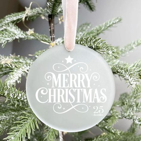 Cricut Ornaments, Acrylic Ornaments, Gift Tags Diy, First Christmas Married, Frosted Acrylic, Navidad Diy, Christmas Ornaments Gifts, Cadeau Diy, Wedding Ornament