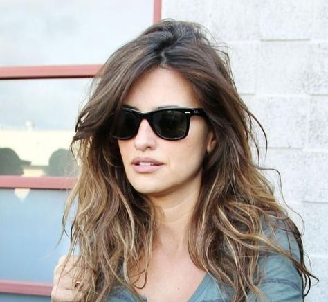 Ray Ban Round Sunglasses, Intelligence Service, Ray Ban Sunglasses Outlet, Crystal Green, Ray Ban Wayfarer, Ray Ban Outlet, Penelope Cruz, Milan Fashion Weeks, Street Style Paris