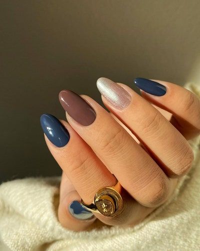 29 New Year’s Nail Designs to Kiss 2020 Goodbye With | Glamour New Years Nail Designs, January Nails, Nails 2021, Designs Nail, Instagram Nails, Fall Nail Colors, New Year's Nails, Dipped Nails, Fall Nail Designs