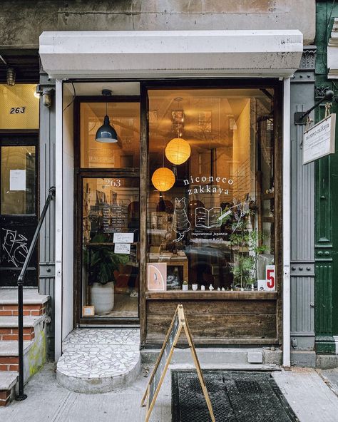 Davina⚡️NYC on Instagram: “Walked past this adorable Japanese stationery store in East Village yesterday. When @danieltriassi and I were in Japan, we visited a few…” Small Shop Design, Japanese Stationery Store, Mini Cafe, Small Coffee Shop, Small Cafe Design, Cafe Concept, Coffee Shop Logo, Cafe Shop Design, Small Cafe