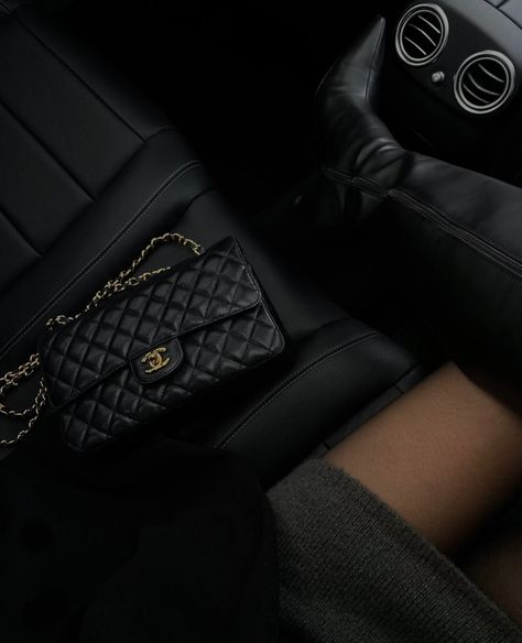 Chanel Aesthetic Vintage, Chanel Aesthetic Outfit, Chanel Outfit Aesthetic, Chanel Aesthetic, Chanel Outfit, Aesthetic Bags, Dark Feminine Aesthetic, Luxury Aesthetic, Bags Aesthetic