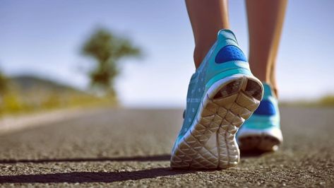 If you have high arches, chances are you struggle to find the perfect running shoes but this list will help. Shoes For High Arches, Sport Videos, Power Walking, Brisk Walking, Benefits Of Walking, Running Humor, Best Running Shoes, Running Gear, Cardio Workout