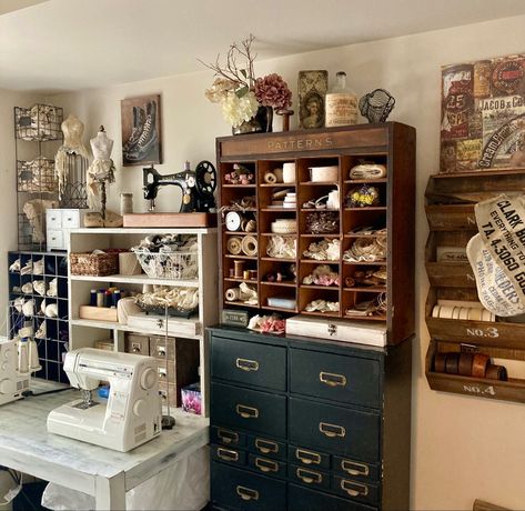 My sewing studio Vintage Craft Room, Vintage Sewing Rooms, Art Studio Storage, Sewing Room Inspiration, Colorful Hairstyles, Art Pdf, Sewing Room Design, Sewing Room Decor, Dream Craft Room