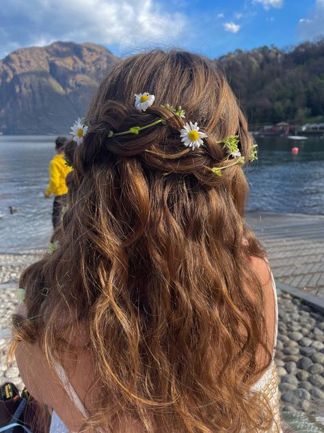 Beauty Mistakes, Hairstyles 2024, Boho Aesthetic, Spring Aesthetic, Spring Vibes, Look Here, Nature Aesthetic, Aesthetic Hair, Pretty Hairstyles