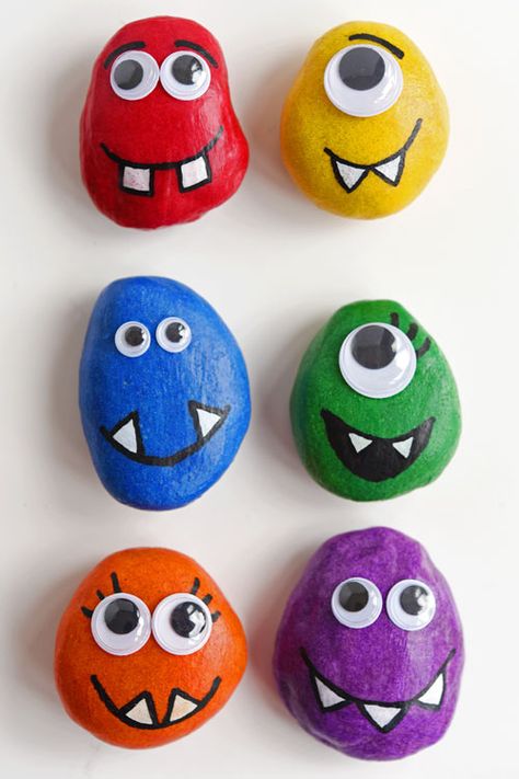 Kids Salt Painting, Monster Rocks Painted, Pet Rocks For Kids, Easy Painted Rocks For Beginners, Rock Crafts For Kids, Painted Rocks For Kids, Pet Rocks Craft, Rock Painting For Kids, Kids Rock Painting