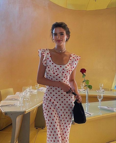 Classy Feminine Outfits, Dot Dress Outfit, Claudia Dress, Classy Feminine, Feminine Outfits, Woman Outfit, Outfits Classy, Off Shoulder Maxi Dress, Fashion Design Clothes