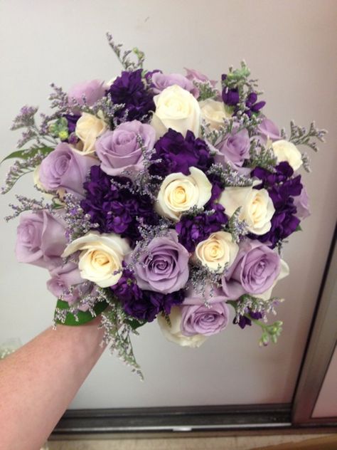 Bouquet Of Flowers Purple Lavender, Purple Flowers For Wedding Bouquets, Purple Flower For Wedding, 15 Flower Bouquet Purple, Shades Of Purple Bouquet, Purple Rose Bouquet Wedding, Purple Flower Bouquet Quince, Shades Of Purple Wedding Flowers, Wedding Bouquets White And Purple