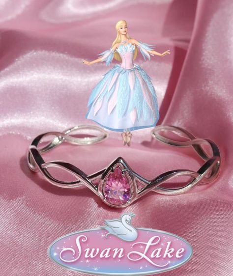 Swan Kwami, Pretty Crowns, Swan Lake Princess, Barbie Jewerly, Princess Odette, Barbie Swan Lake, Barbie Jewelry, Tv Accessories, Barbie Princess