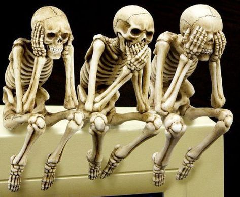 Halloween Office, Halloween Skeleton Decorations, Hear No Evil, Skeleton Decorations, Speak No Evil, No Evil, Halloween Deco, Halloween Props, Halloween Skeletons