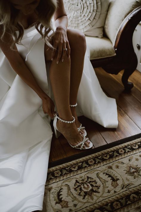 Ivory Tribe, Wedding Photo List, Wedding Shot List, Fun Wedding Shoes, Trending Wedding, Cruise Wedding, Bride Photography, Bride Getting Ready, Wedding Photo Inspiration