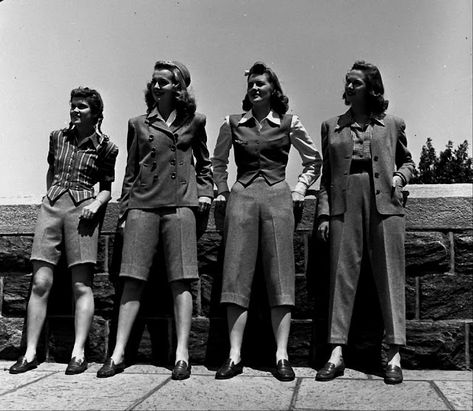 Nina Leen, 40s Mode, 1940s Suit, Fashion 1940s, Lindy Hop, Fashion Forever, 40s Fashion, 1940s Fashion, Mode Vintage