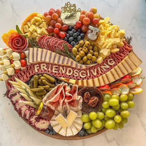 Sharkcoochie Boards, Themed Charcuterie Board, Thanksgiving Charcuterie, Friendsgiving Dinner Party, Picnic Inspo, Charcuterie Ideas, Thanksgiving Snacks, Appetizers Table, Charcuterie Gifts