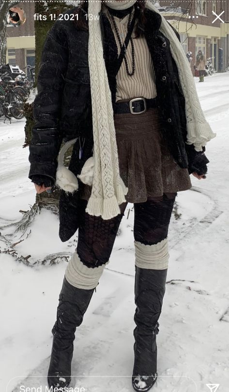 Whimsigothic Outfits, Winter Grunge Outfits, Grunge Outfits Winter, Outfits Aesthetic Grunge, Im Waiting, Alt Clothes, Grunge Fairy, Winter Outfits Aesthetic, Alt Outfits