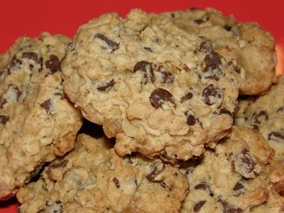 Sour Cream Oatmeal Cookies Oatmeal Cookies Recipes Easy, Soft Oatmeal Cookies, Small Batch Cookies, Oatmeal Cookie Recipe, Kitchen Aid Recipes, Small Batch Baking, Easy Dessert Recipes, Oatmeal Chocolate Chip, Oatmeal Cookie