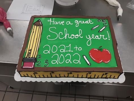 School Sheet Cake, Back To School Cake Designs, Back To School Cookie Cake, Back To School Cakes, Back To School Cake Ideas, School Cake Ideas, Back To School Cupcakes, Back To School Cake, Kindergarten Graduation Cake