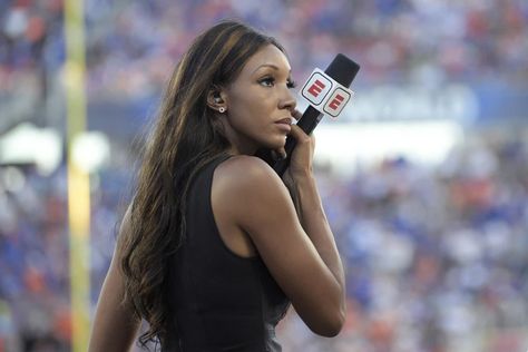 Commentary: ESPN must address pervasive race problems - Los Angeles Times Maria Taylor Espn, Maria Taylor, Football Outfit, Rachel Nichols, Olympics Opening Ceremony, Monday Night Football, All Nba Teams, Clap Back, Chicago Sports