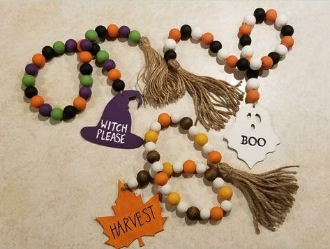 Halloween Wine Bottle Crafts, Halloween Decorations Diy, Halloween Wine Bottles, Wine Cork Art, Fall Bead, Halloween Beads, Wooden Bead Garland, Fall Halloween Crafts, Fall Crafts Diy